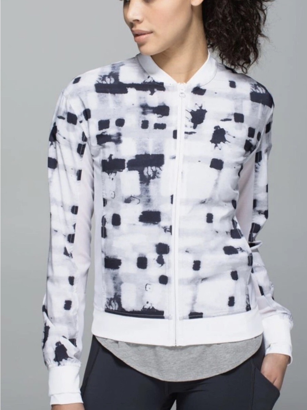 Lululemon Noir Jacket Ghost Weave  Black White  Geometric Pattern Size 6